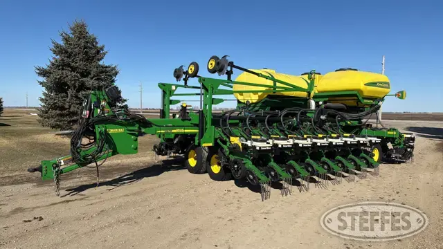 2011 John Deere DB44