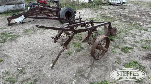 Case IH 2-bottom plow