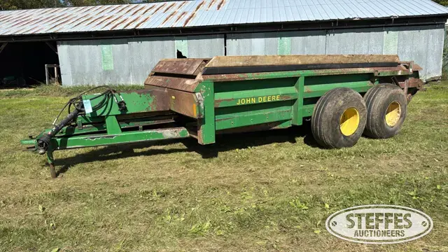 John Deere 785