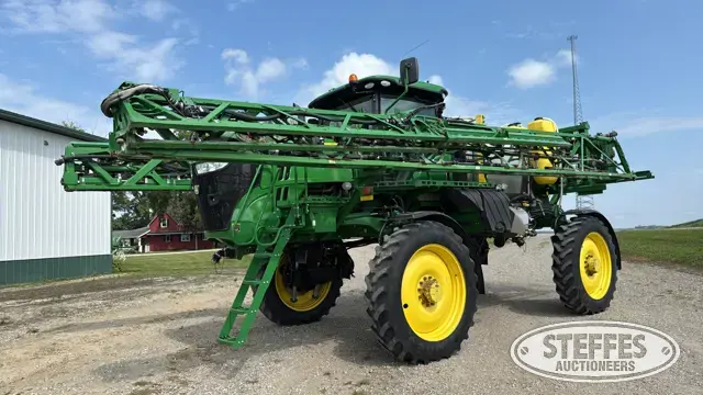 John Deere R4038