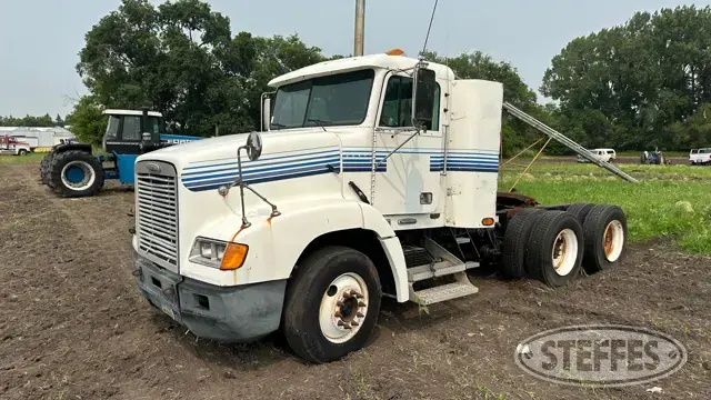 1998 Freightliner FLD112
