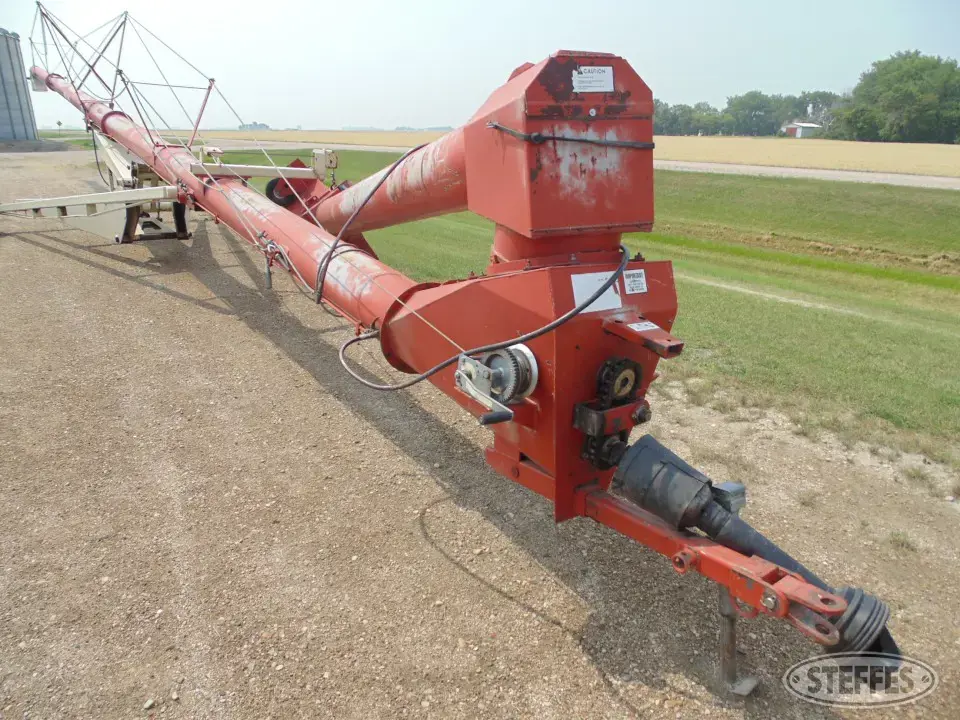 Farm King 1385 Swing Hopper Auger
