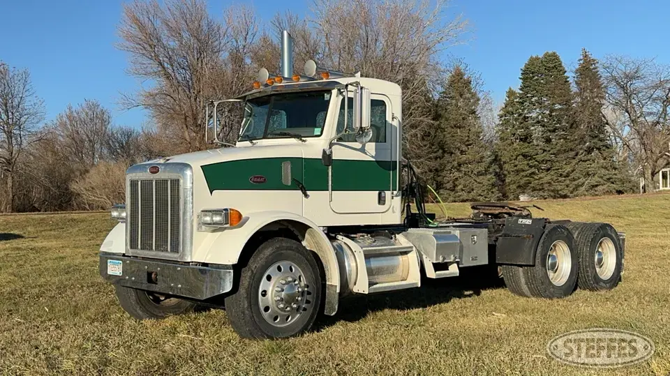 2006 Peterbilt 357 Conventional Truck without Sleeper
