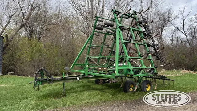 John Deere 610