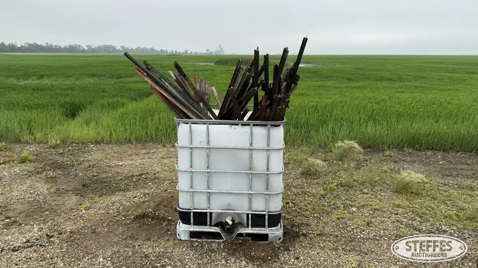 Approx. (100) fence posts Farm Support Item