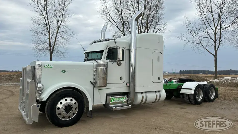 1997 Peterbilt 379 EXHD Conventional Truck with Sleeper
