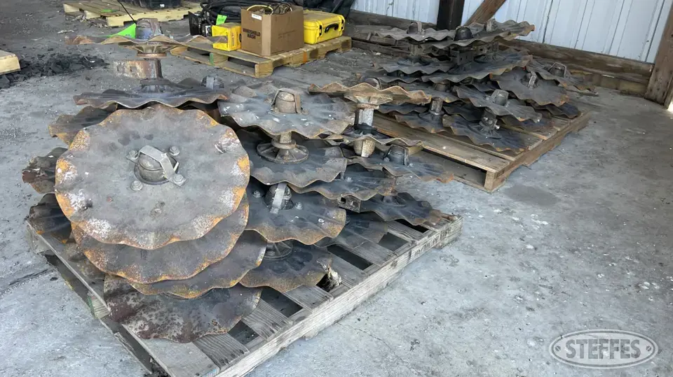 (29) Wil-Rich double coulter attachments Ag Equipment Part