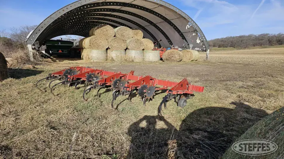 International 183 Row Crop Cultivator