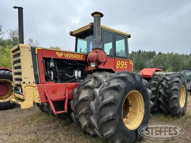 1980 Versatile 895