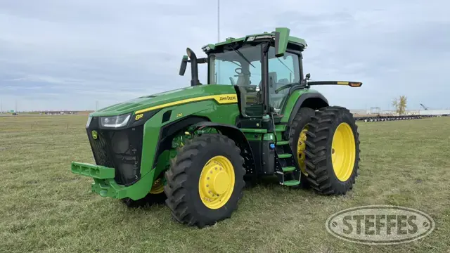 2022 John Deere 8R 230
