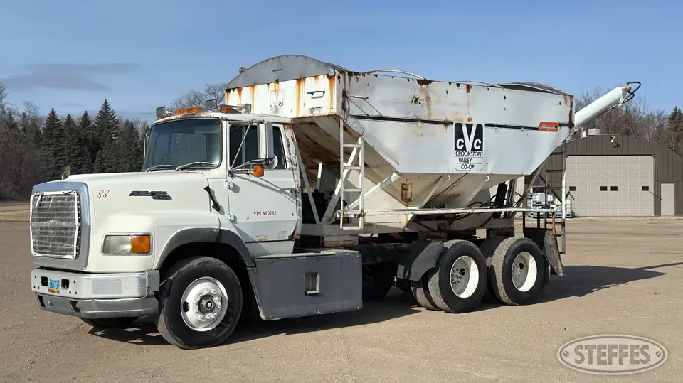 1989 Ford L9000 Tender Truck