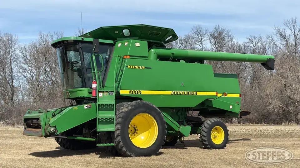 1998 John Deere 9610 Maximizer Combine
