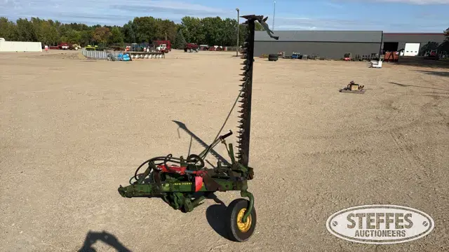 John Deere No. 8 W