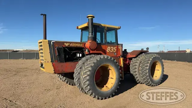 1981 Versatile 835