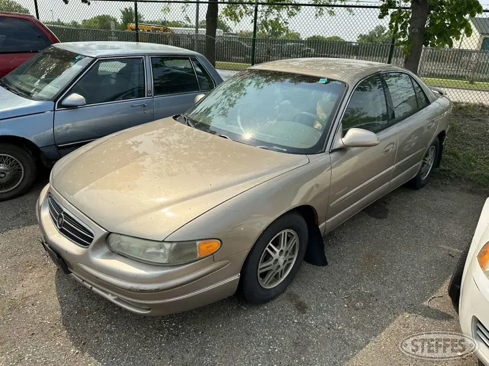 1999 Buick Regal LS Car