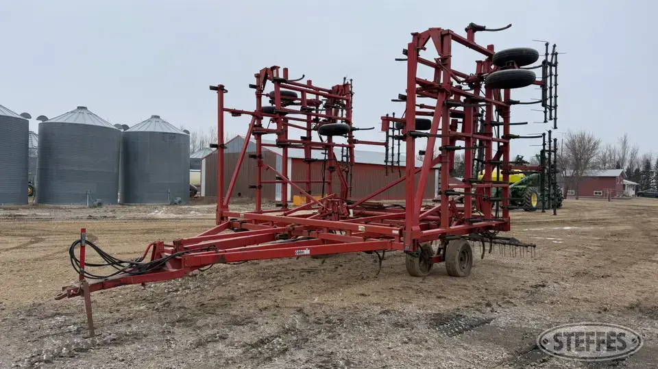 Case IH 4900 Vibratiller Field Cultivator