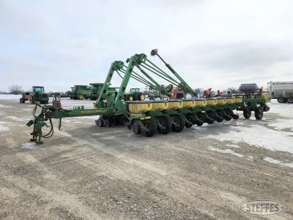 John Deere 1770 Conservation 12 or More Row Planter