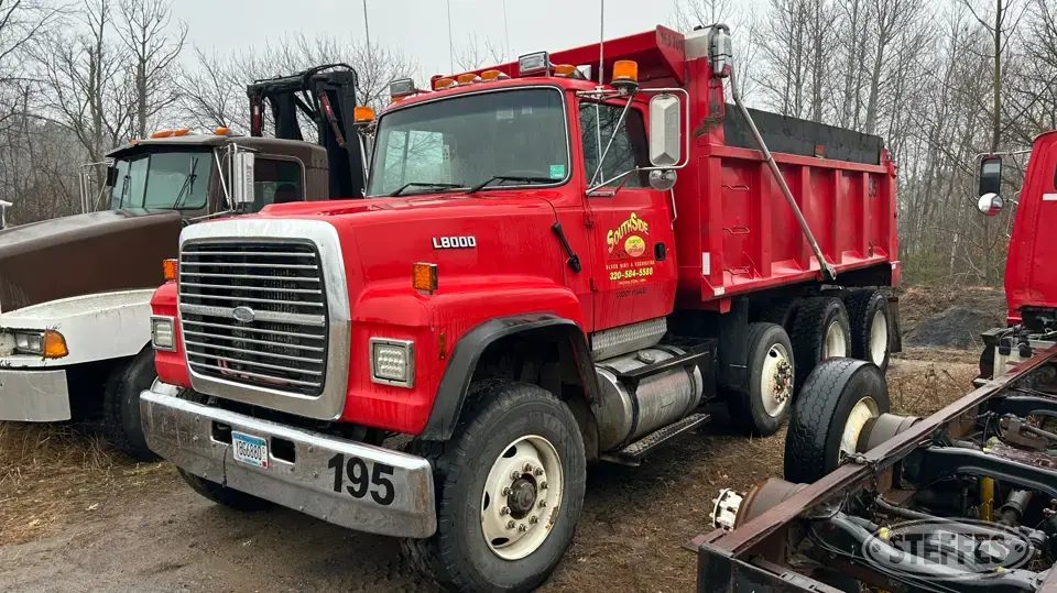 1995 Ford L8000 Dump Truck