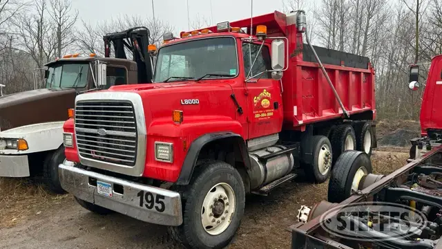 1995 Ford L8000