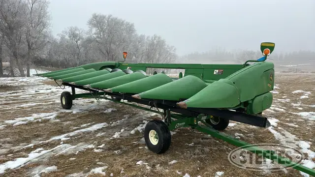 2011 John Deere 608C