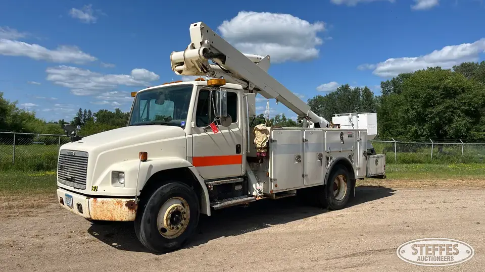 2000 Freightliner FL70 Bucket Truck