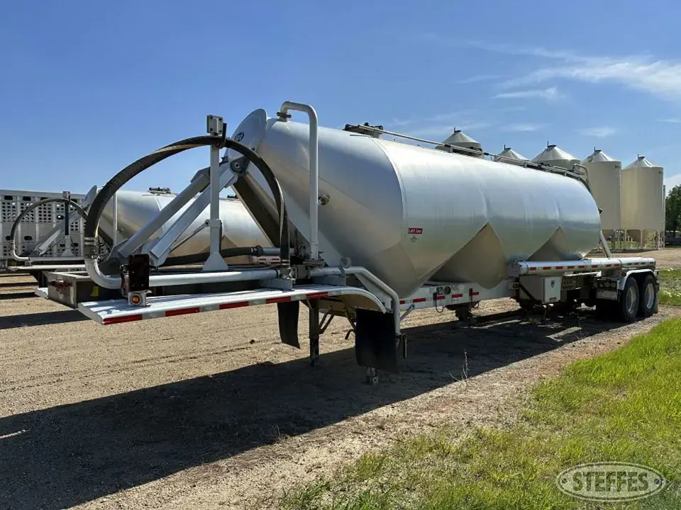 2013 LBT Tank Trailer