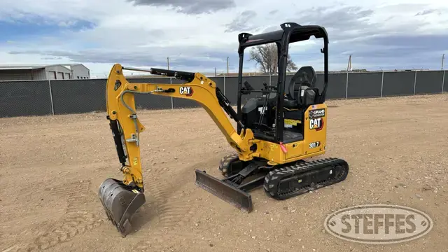 2023 CAT 301.7 CR