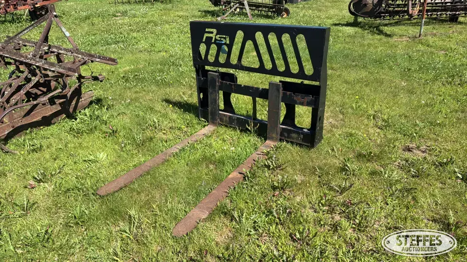 RSI pallet forks Skid Steer Fork