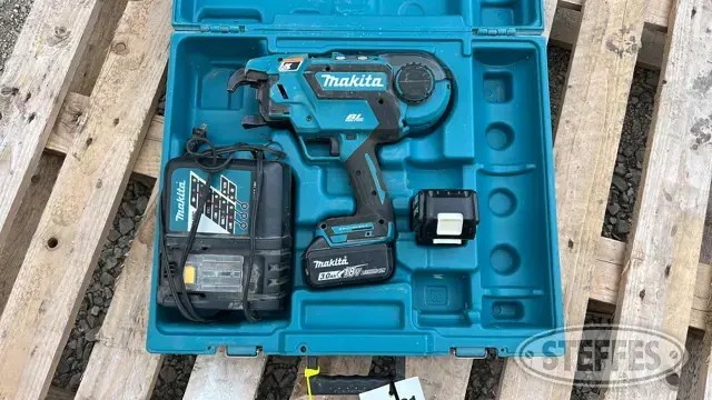 Makita XRT01