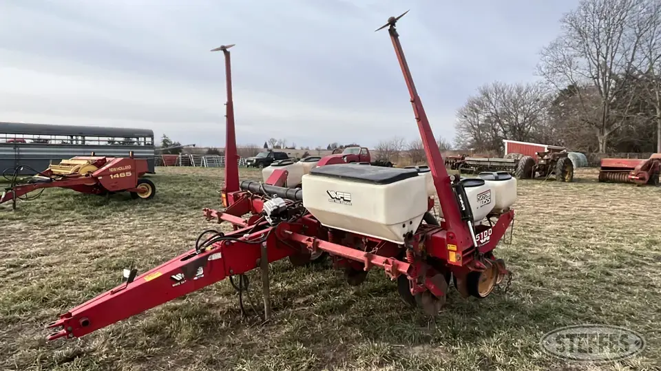 White 5100 Less Than 12 Row Planter