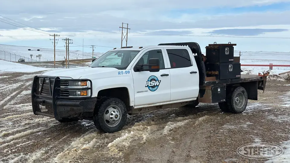 2015 Chevrolet Silverado 3500HD Flatbed Truck