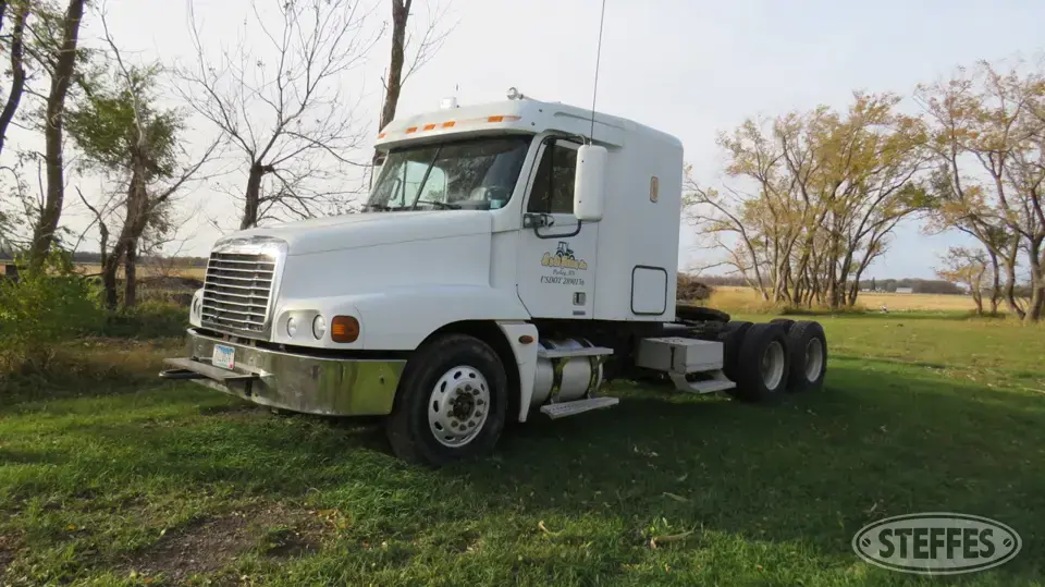 2006 Freightliner Century Conventional Truck with Sleeper