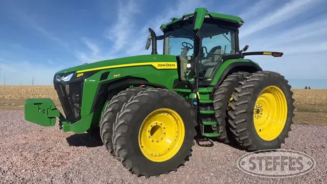 2023 John Deere 8R 340