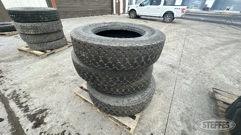 (4) Longmarch 11R22.5 tires Truck Tire