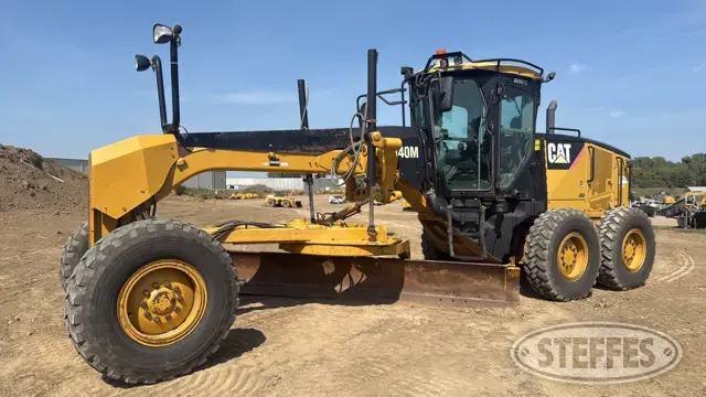 2008 CAT 140M