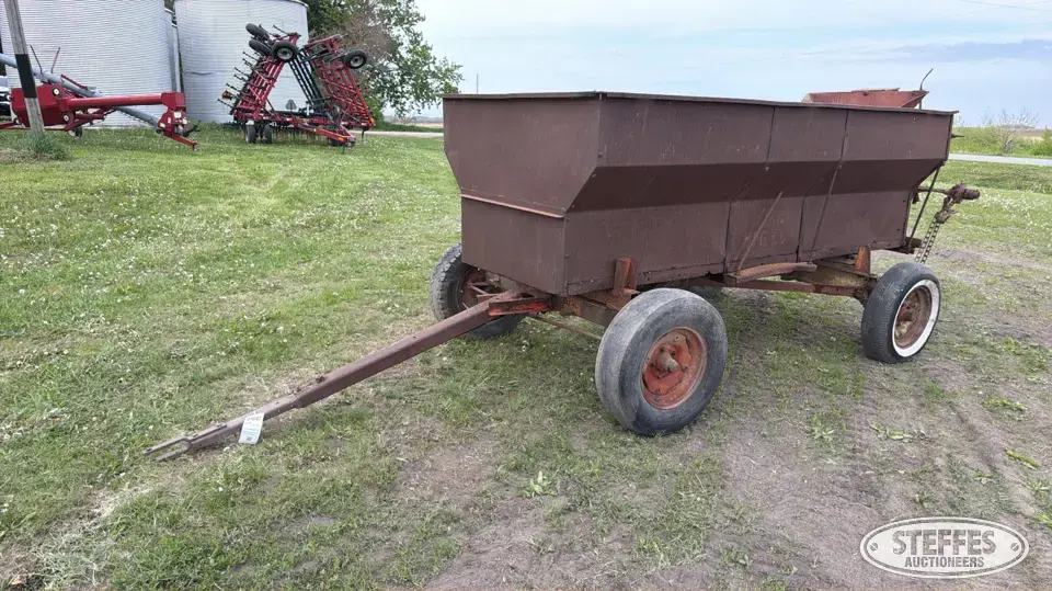 Horn Mfg. barge box wagon