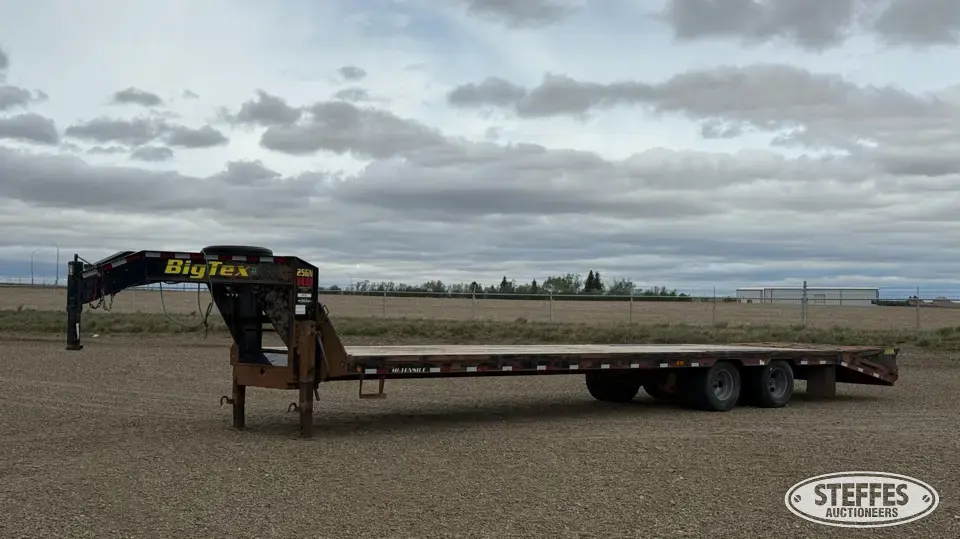 2018 Big Tex 25GN-30BK+5MR Flatbed Trailer