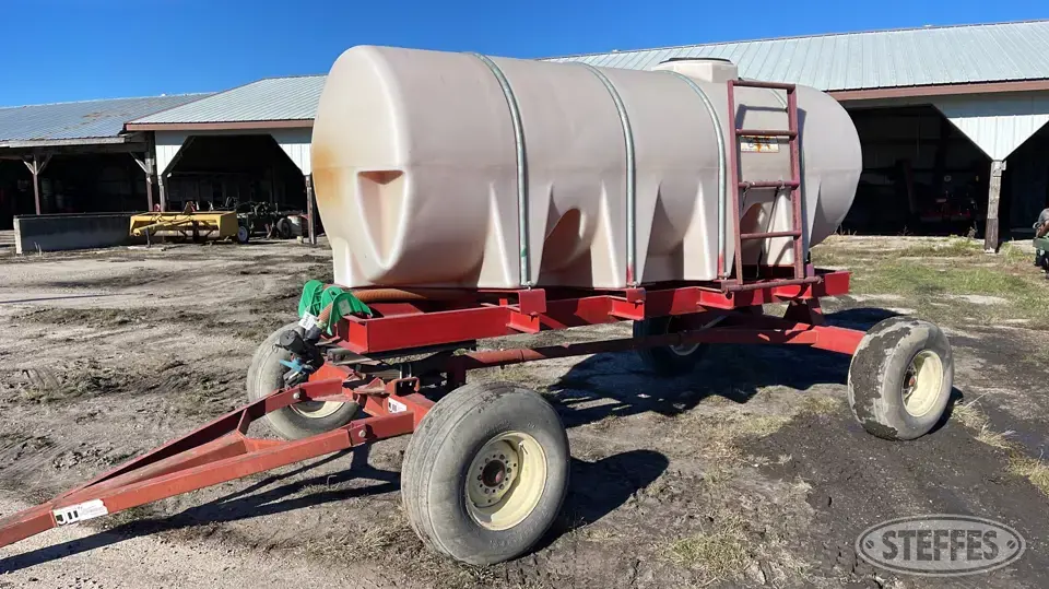 1,000 gal. Demco JTI liquid caddy