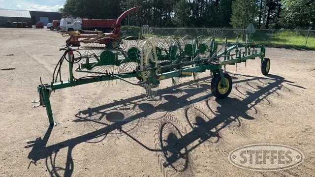 John Deere 704