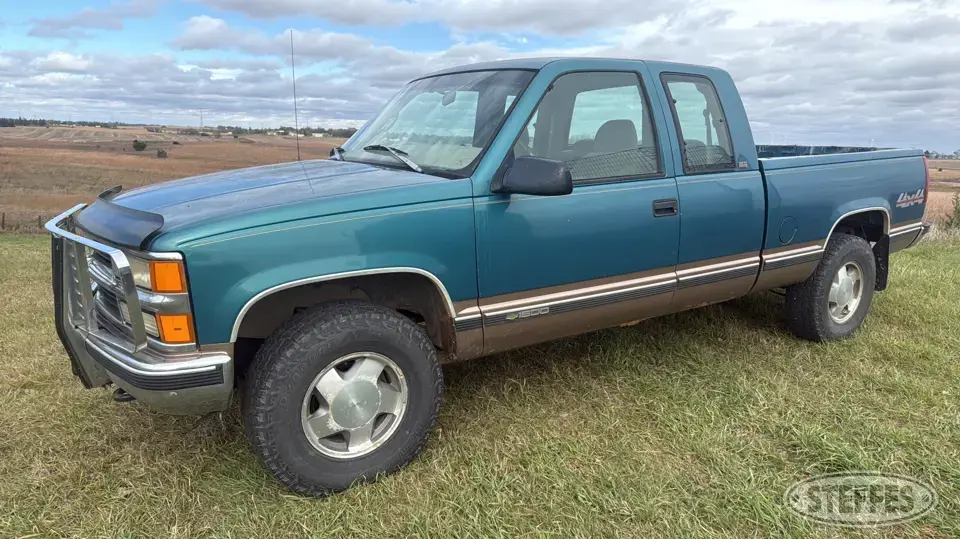 1997 Chevrolet Silverado 1500 Half Ton Pickup