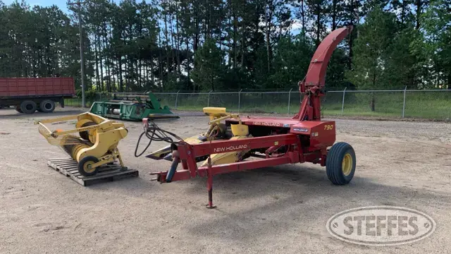 New Holland 790