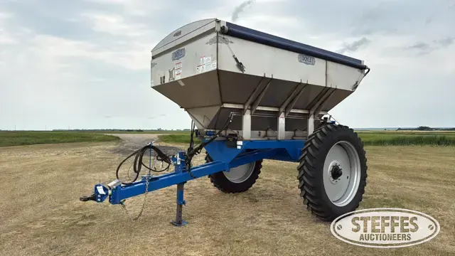 Doyle pull-type single axle dry spreader