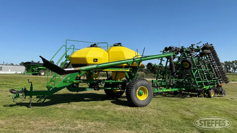 2001 John Deere 730 Air Drills and Air Seeder
