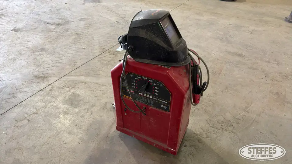 Lincoln Electric AC-225 Welding