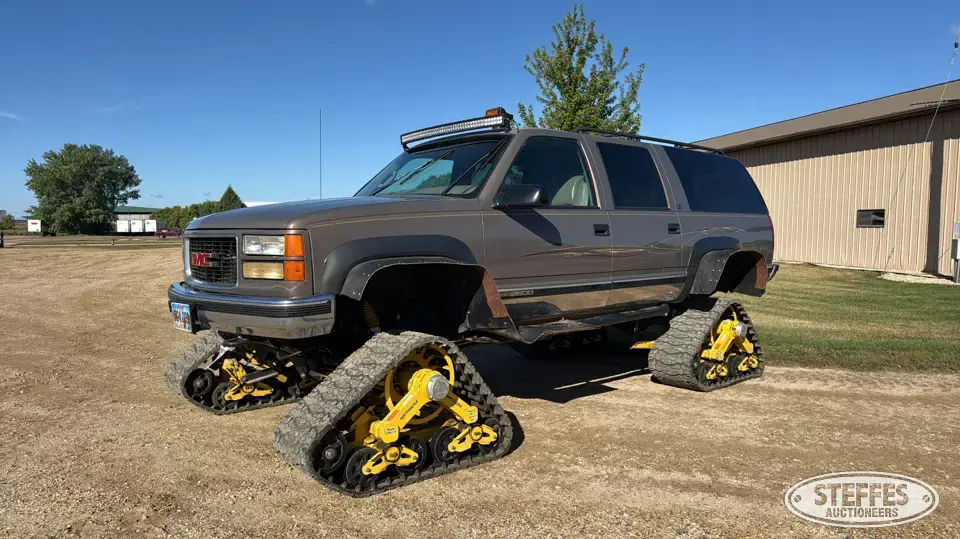 1997 GMC Suburban 2500 SLE SUV