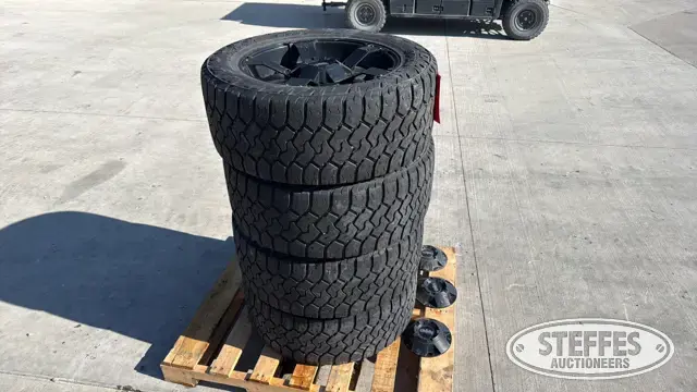 (4) Toyo 285/55R20 tires