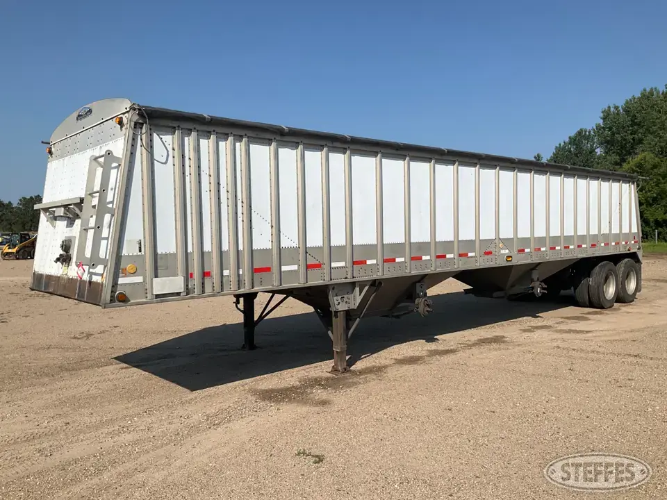 2003 Cornhusker Hopper Bottom Trailer