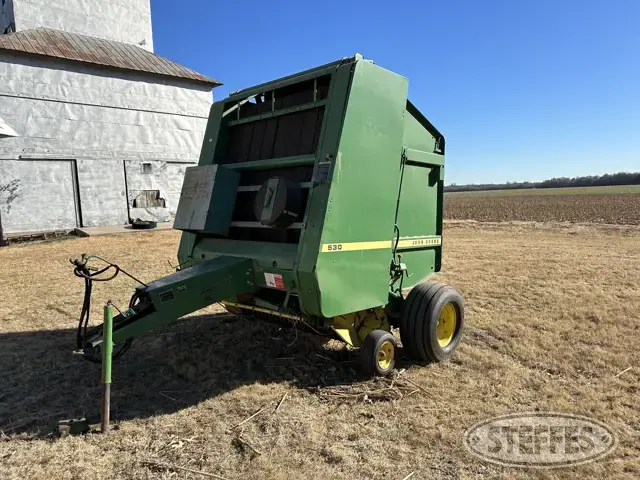 John Deere 530