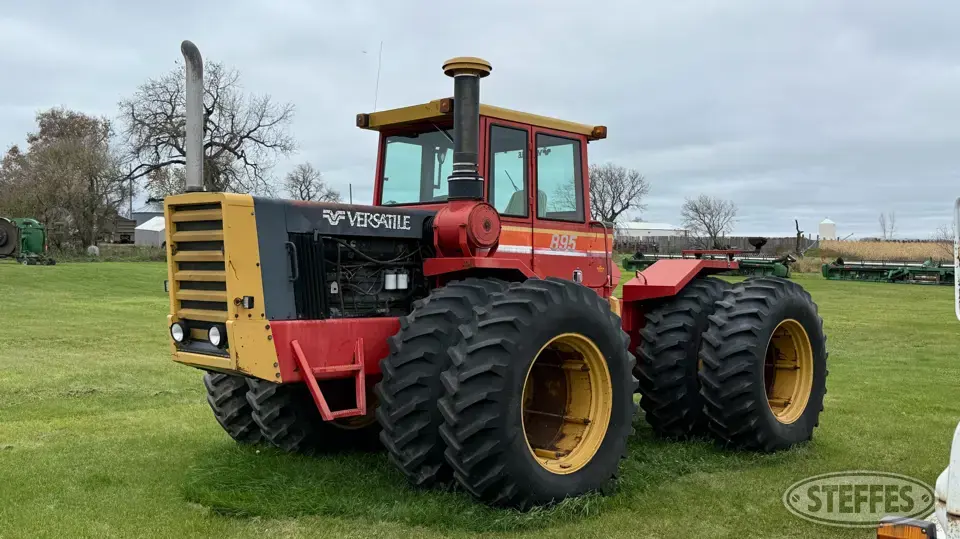 1984 Versatile 895 4WD Tractor