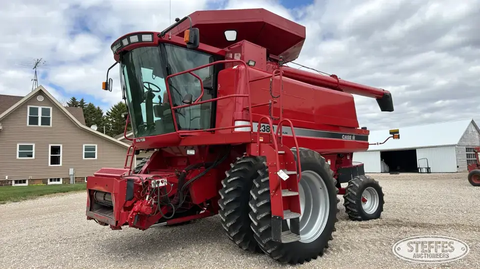 2004 Case IH 2388 Combine